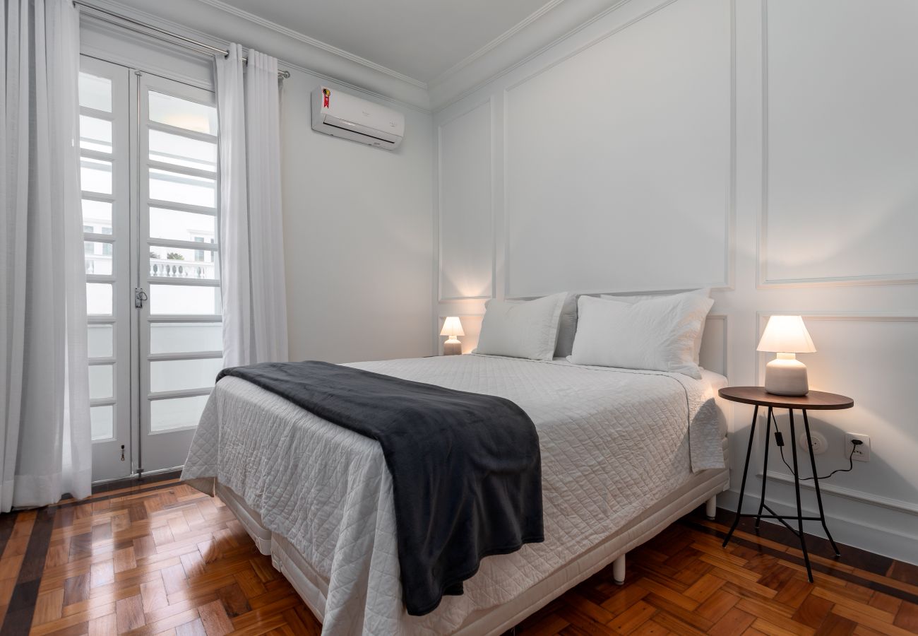 Apartment in Rio de Janeiro - Vista para praia de Copacabana | RD1003 Z4