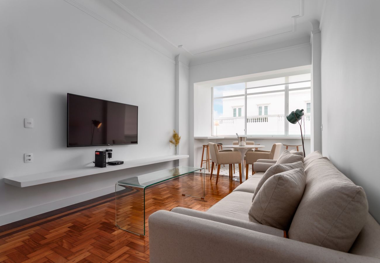 Apartment in Rio de Janeiro - Vista para praia de Copacabana | RD1003 Z4