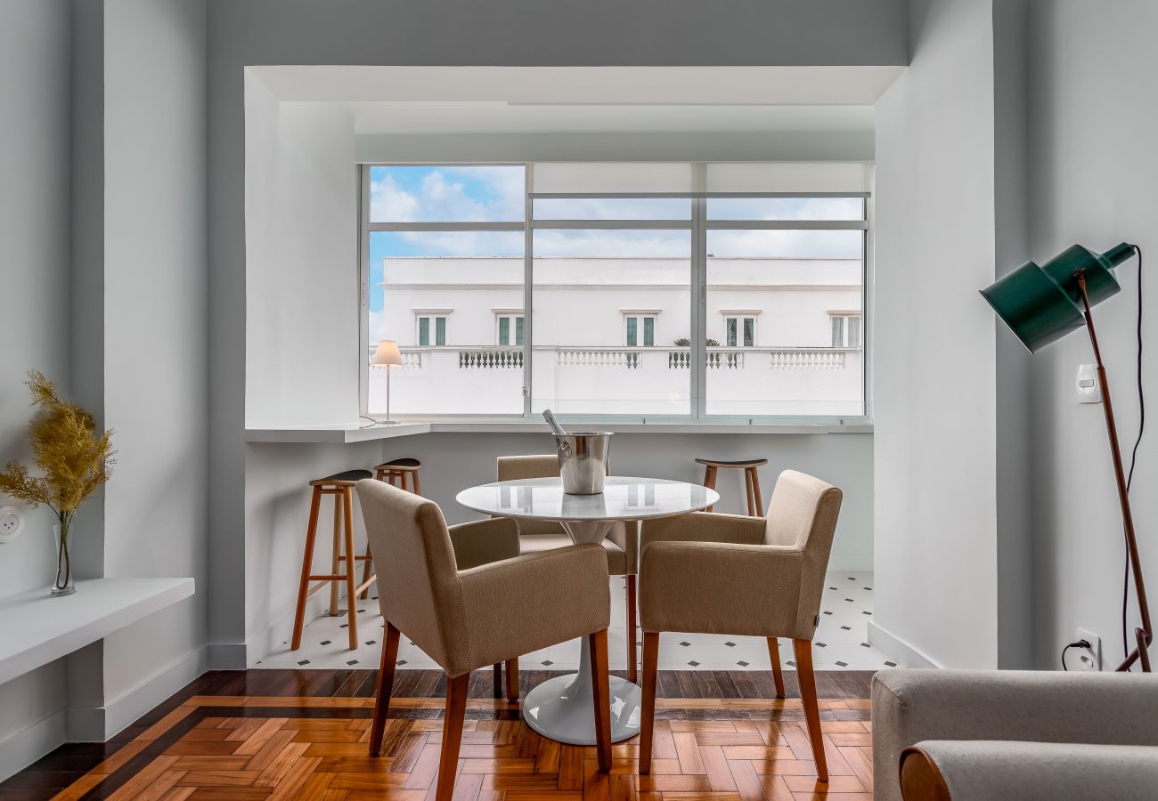 Apartment in Rio de Janeiro - Vista para praia de Copacabana | RD1003 Z4