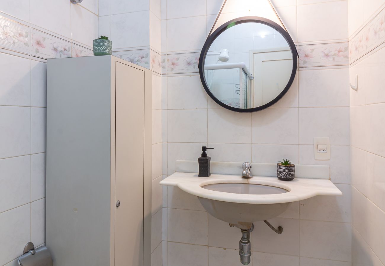 Apartment in Rio de Janeiro - 5 minutos da praia de Copacabana | STC905