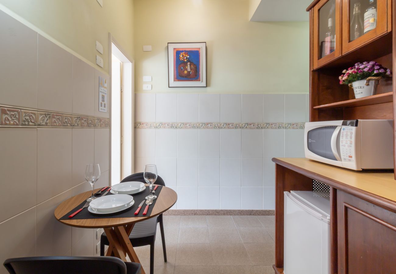 Apartment in Rio de Janeiro - 5 minutos da praia de Copacabana | STC905