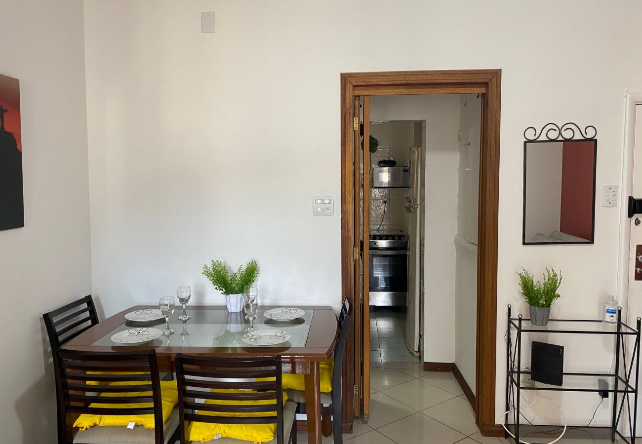 Apartment in Rio de Janeiro - 4 minutos da praia de Copacabana | NSC1104