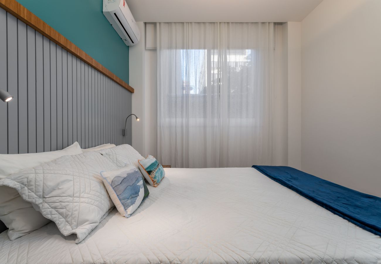 Apartment in Rio de Janeiro - Elegância em Ipanema |Ideal para famílias| R201 Z1
