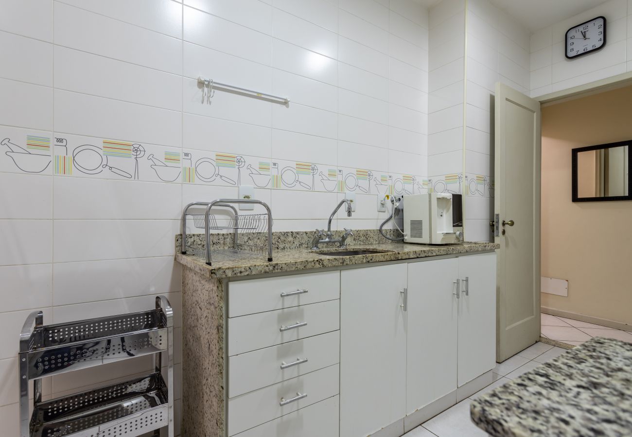 Apartment in Rio de Janeiro - 2 minutos da praia de Copacabana | A303