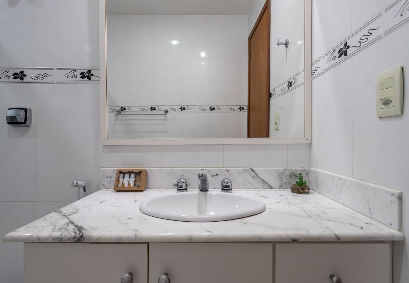Apartment in Rio de Janeiro - 2 minutos da praia de Copacabana | A303