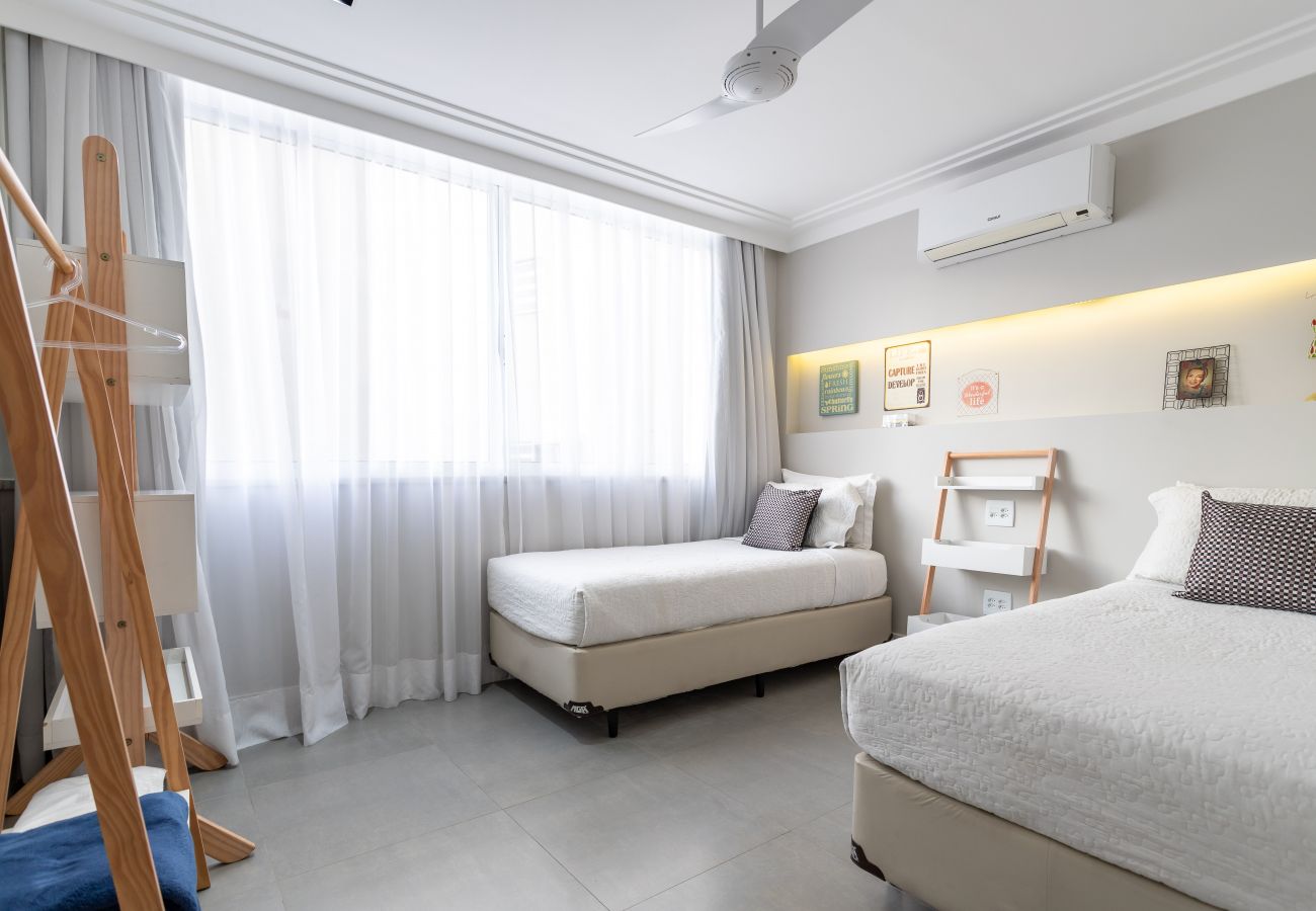 Apartment in Rio de Janeiro - Moderno em Ipanema | Ótimo para famílias | RE406 Z2