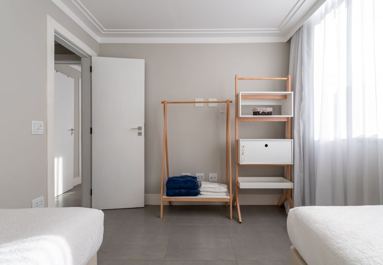 Apartment in Rio de Janeiro - Moderno em Ipanema | Ótimo para famílias | RE406 Z2