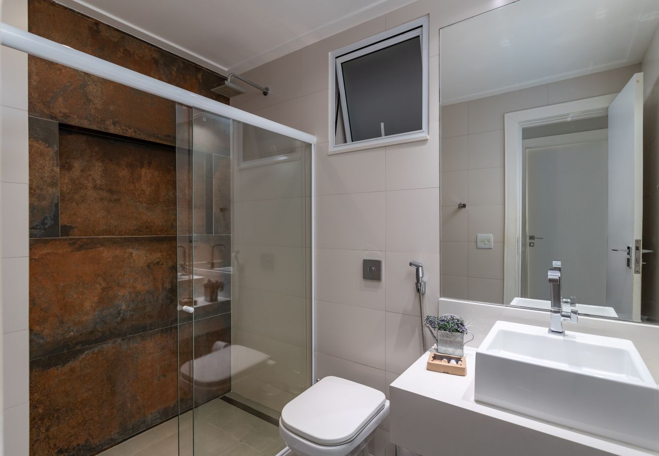 Apartment in Rio de Janeiro - Moderno em Ipanema | Ótimo para famílias | RE406 Z2