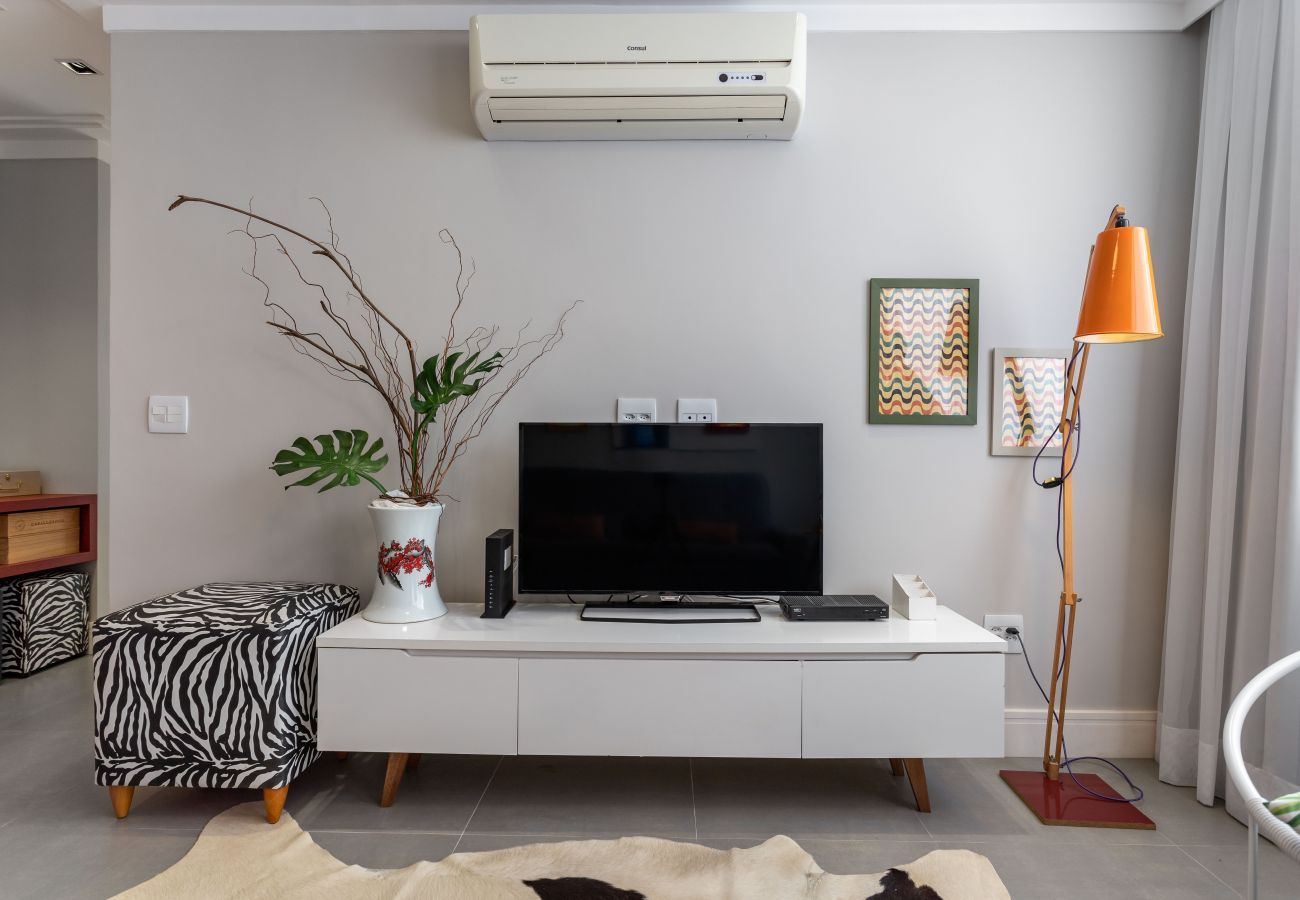 Apartment in Rio de Janeiro - Moderno em Ipanema | Ótimo para famílias | RE406 Z2
