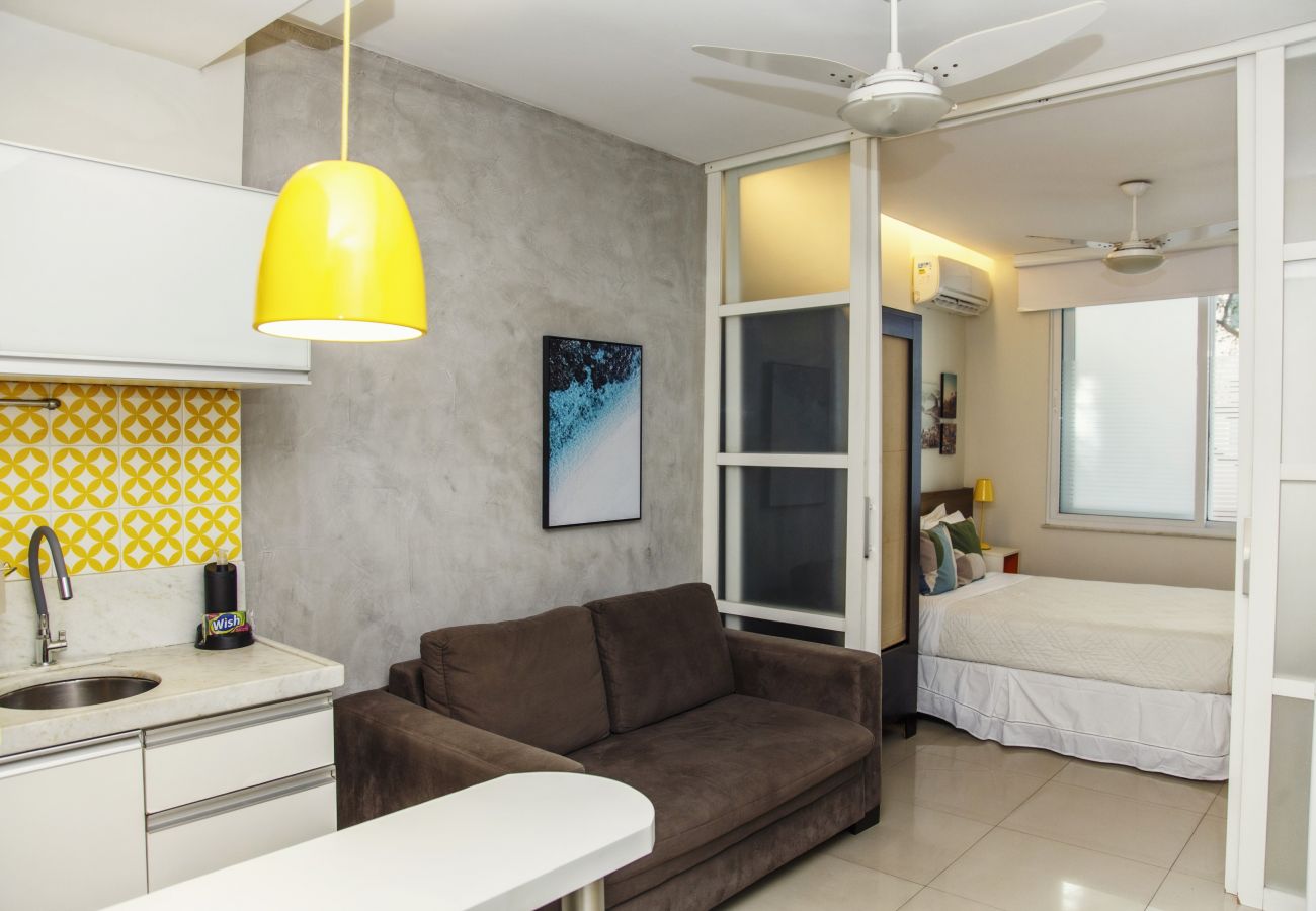 Apartment in Rio de Janeiro - Adorável em Copacabana |Próximo a praia| MVC205 