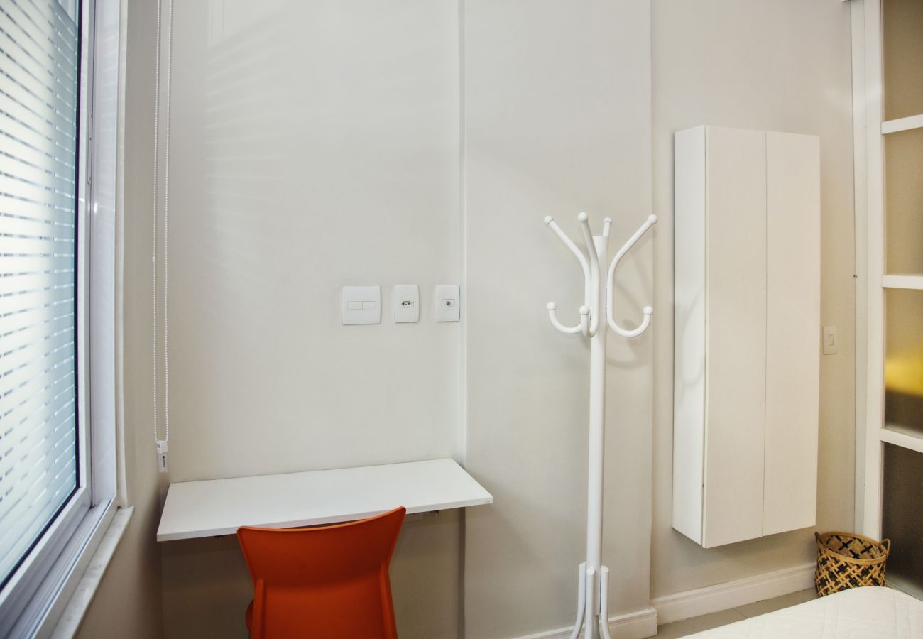 Apartment in Rio de Janeiro - Adorável em Copacabana |Próximo a praia| MVC205 