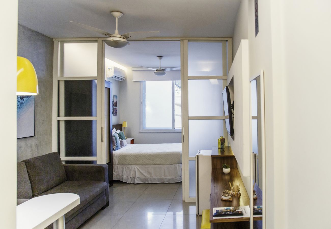 Apartment in Rio de Janeiro - Adorável em Copacabana |Próximo a praia| MVC205 