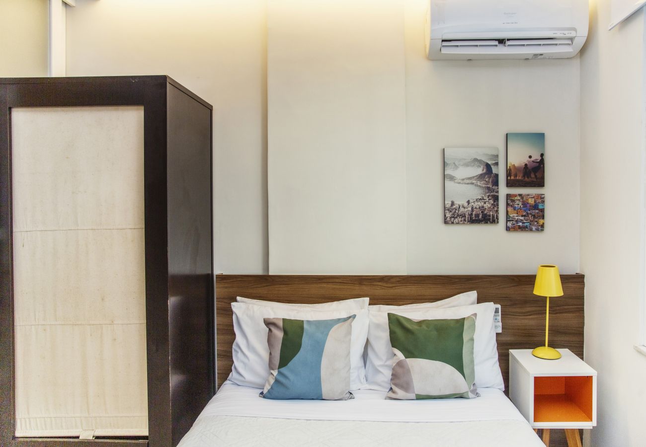 Apartment in Rio de Janeiro - Adorável em Copacabana |Próximo a praia| MVC205 