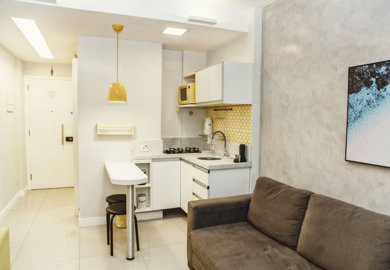 Apartment in Rio de Janeiro - Adorável em Copacabana |Próximo a praia| MVC205 