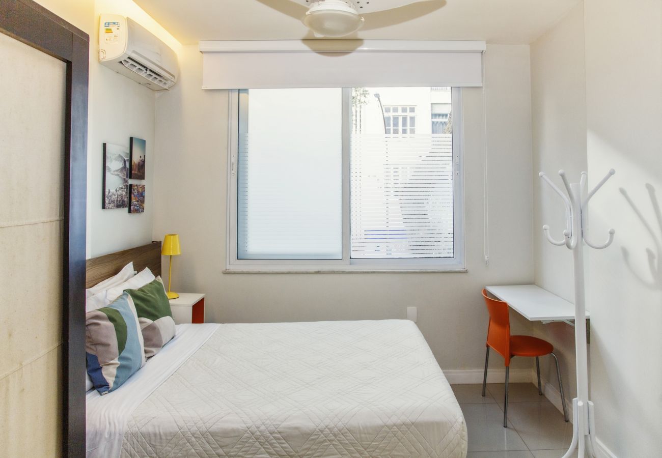 Apartment in Rio de Janeiro - Adorável em Copacabana |Próximo a praia| MVC205 
