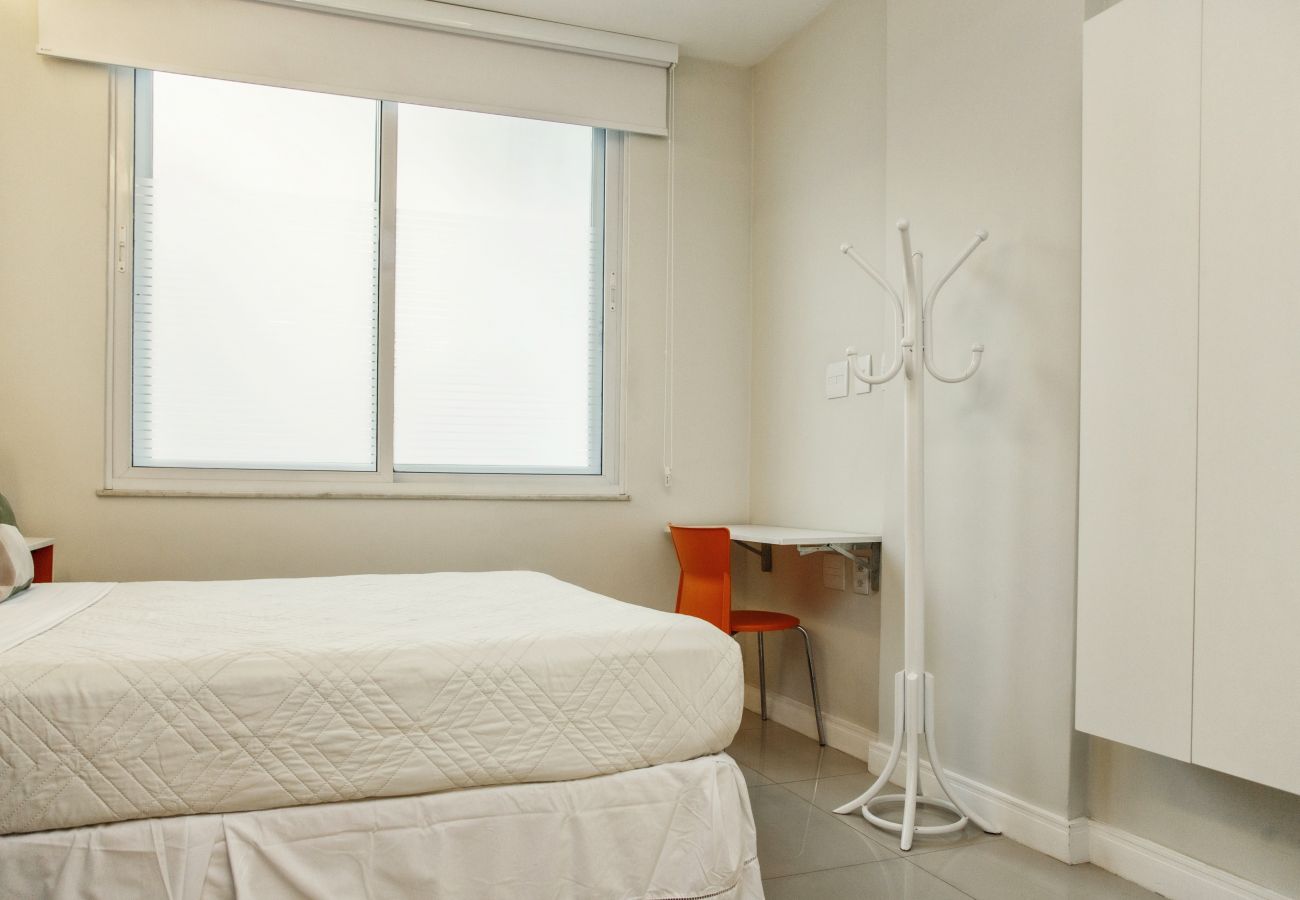 Apartment in Rio de Janeiro - Adorável em Copacabana |Próximo a praia| MVC205 