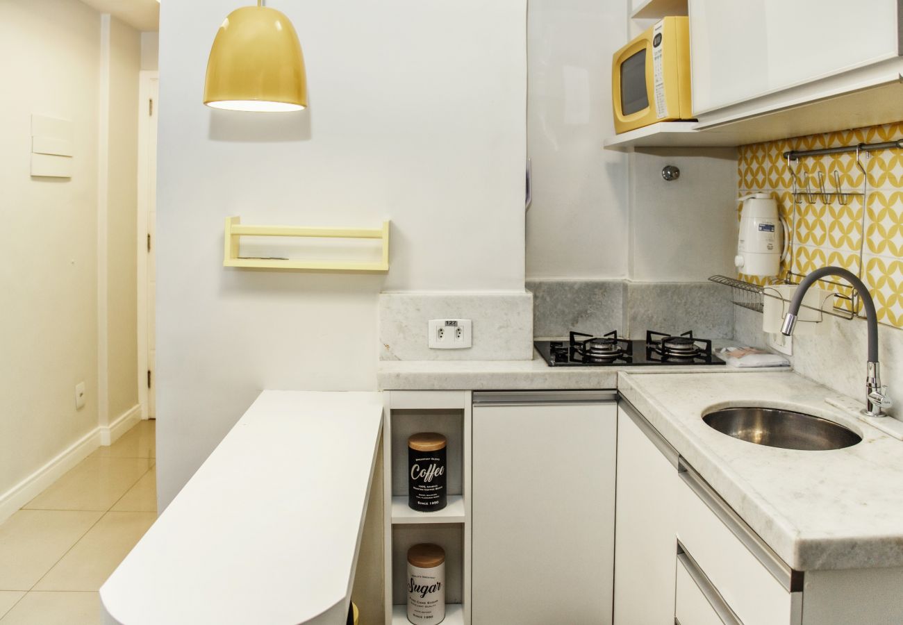 Apartment in Rio de Janeiro - Adorável em Copacabana |Próximo a praia| MVC205 