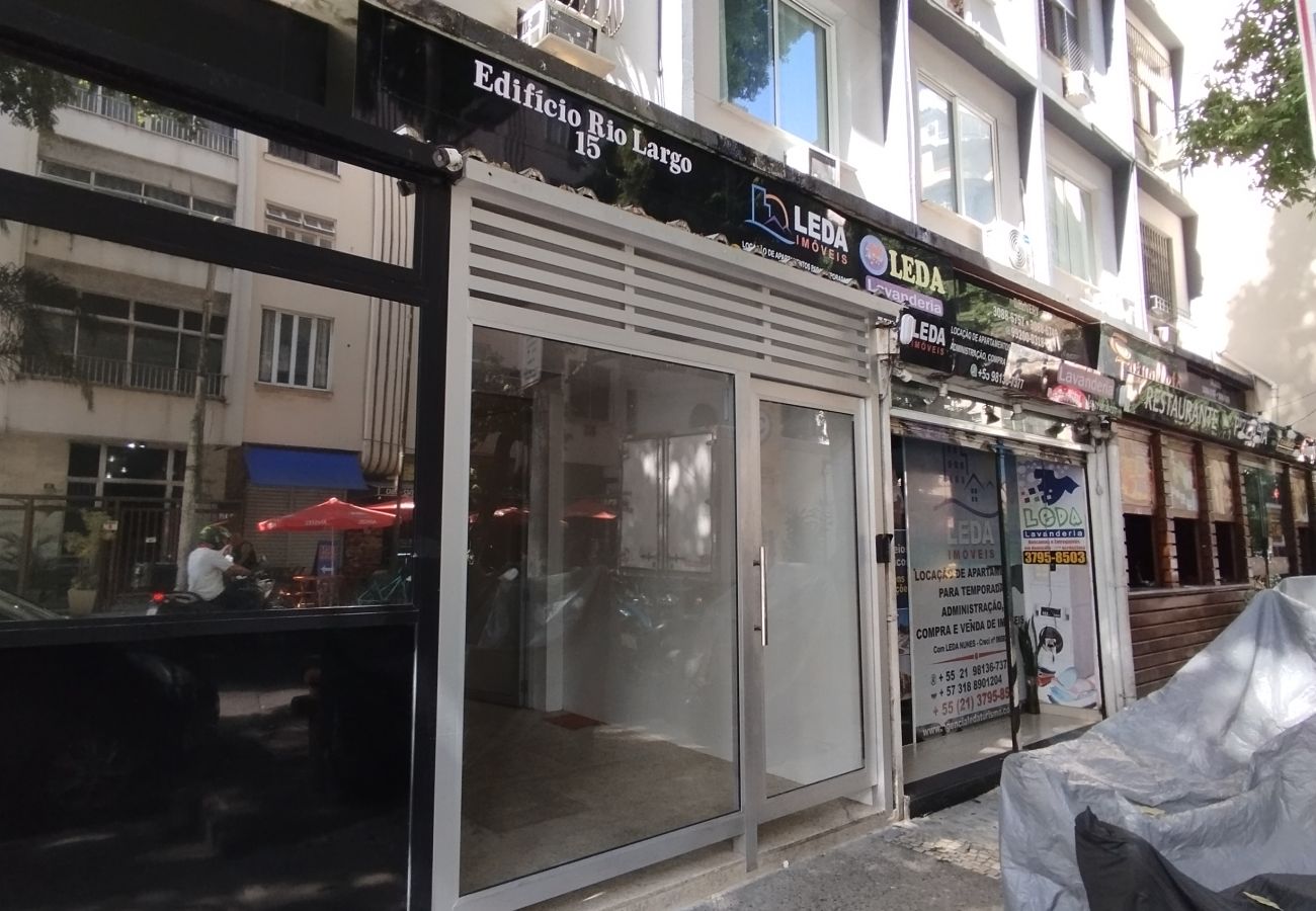 Apartment in Rio de Janeiro - Adorável em Copacabana |Próximo a praia| MVC205 