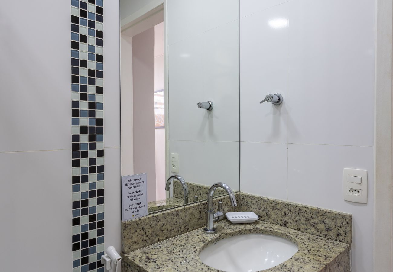 Apartment in Rio de Janeiro - Conforto em Copacabana | 150m da praia | NSC1203
