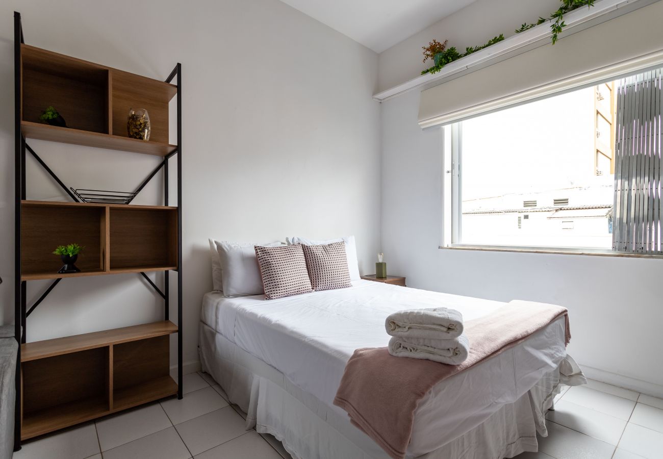 Apartment in Rio de Janeiro - 6 minutos da praia de Ipanema e próximo do metrô | J804