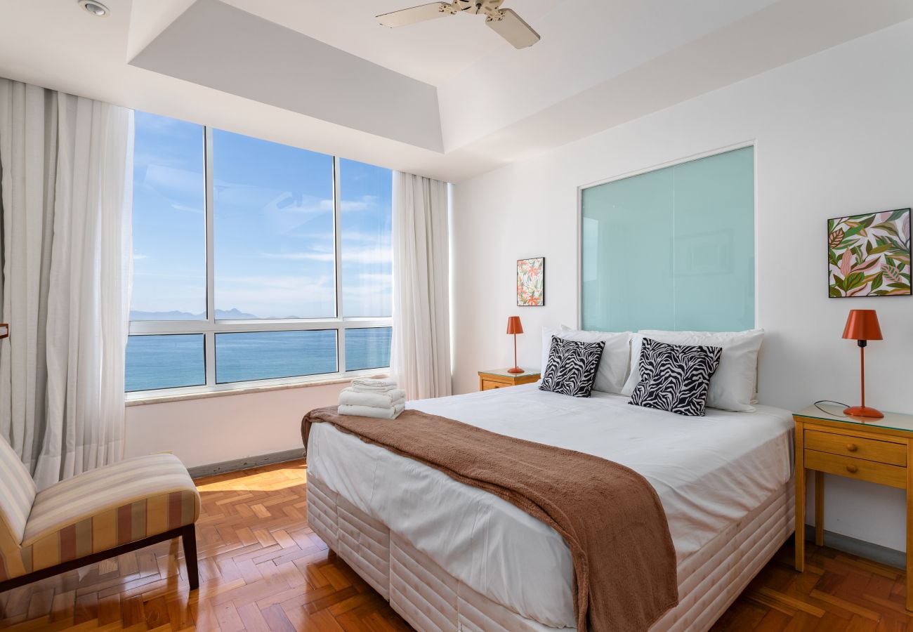 Apartment in Rio de Janeiro - Vista para a praia de Copacabana | A1103