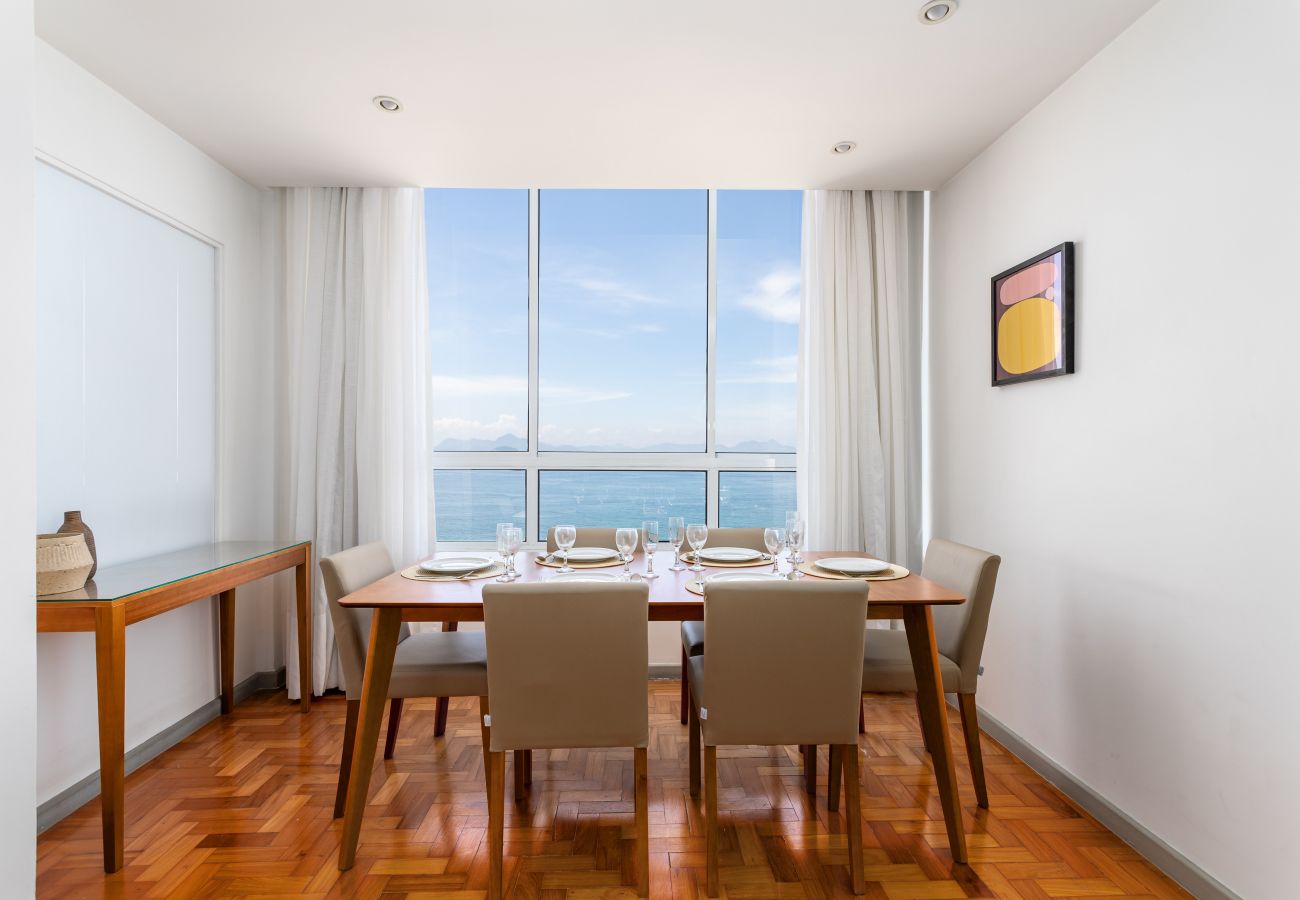 Apartment in Rio de Janeiro - Vista para a praia de Copacabana | A1103