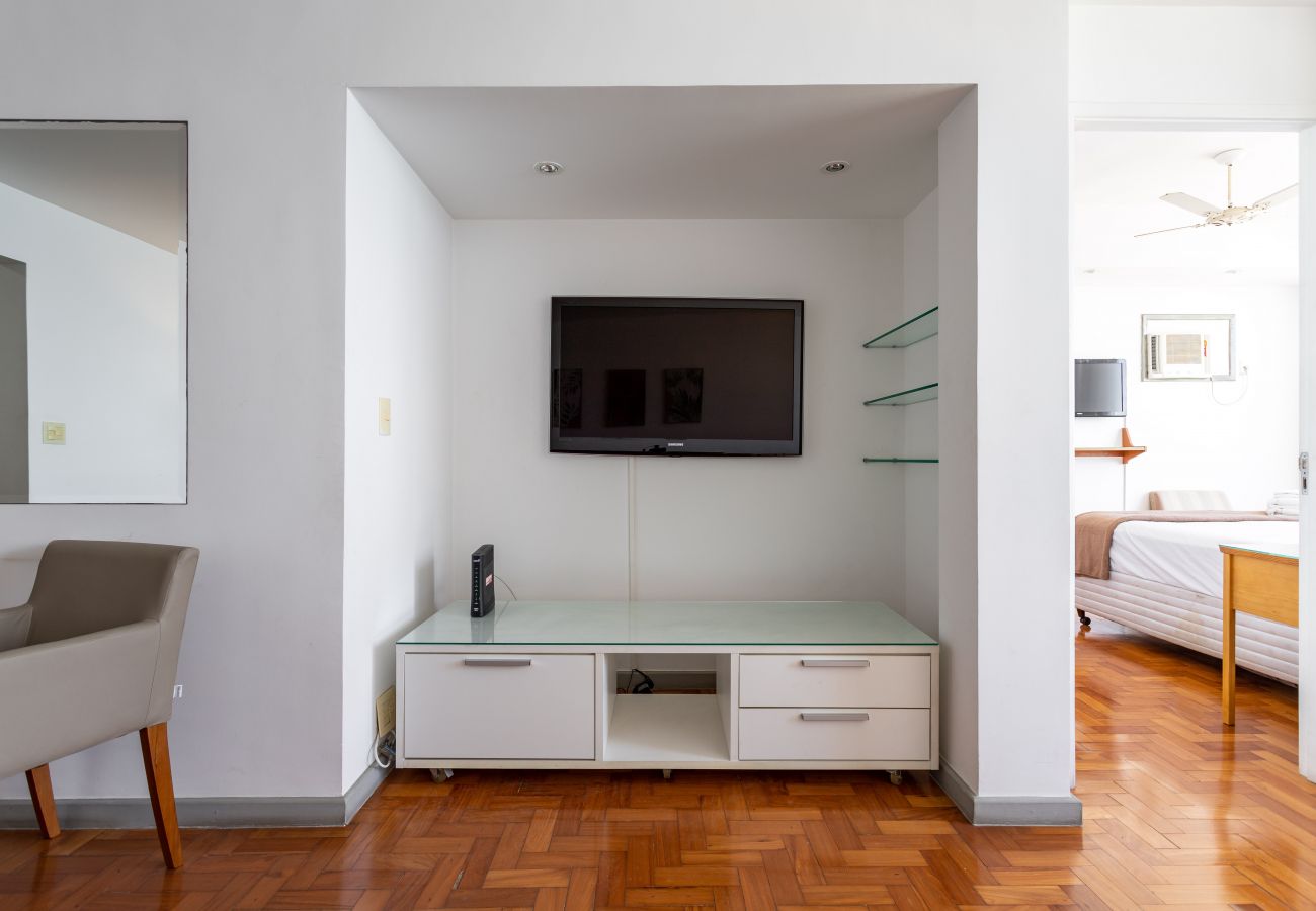 Apartment in Rio de Janeiro - Vista para a praia de Copacabana | A1103