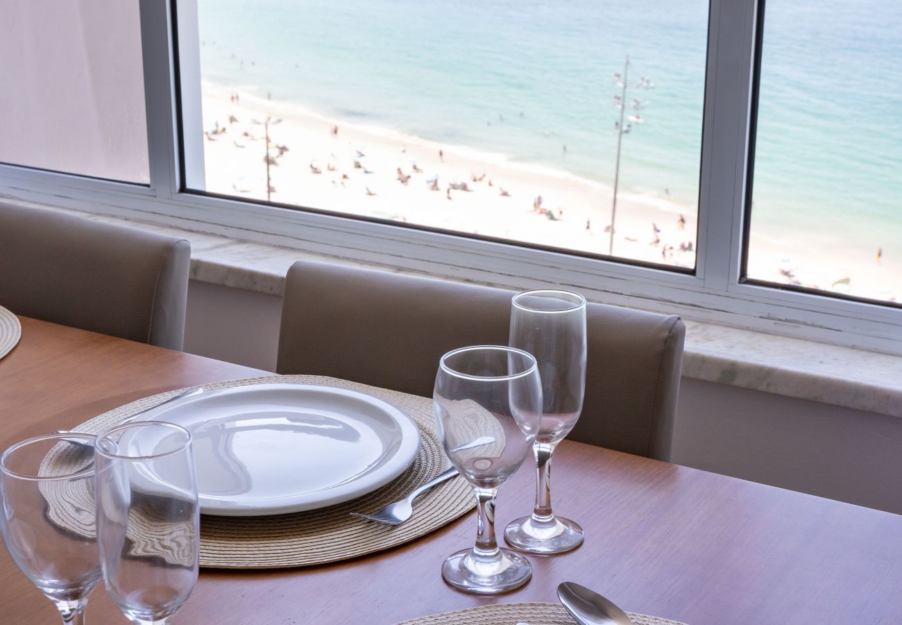 Apartment in Rio de Janeiro - Vista para a praia de Copacabana | A1103