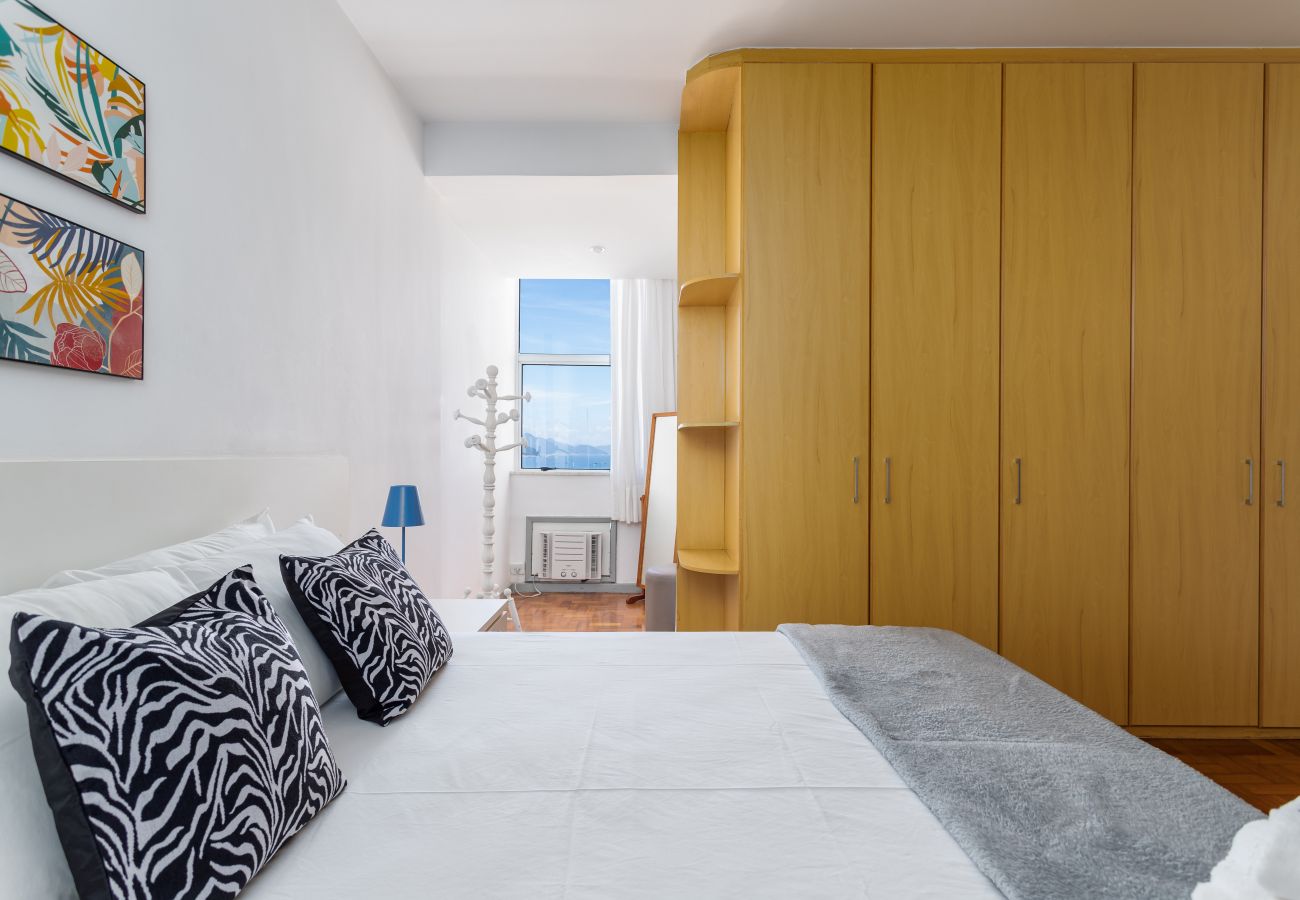 Apartment in Rio de Janeiro - Vista para a praia de Copacabana | A1103