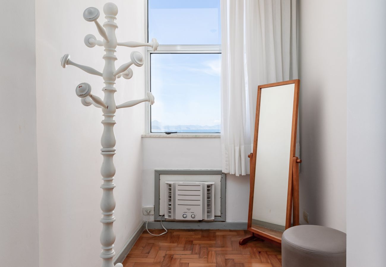 Apartment in Rio de Janeiro - Vista para a praia de Copacabana | A1103