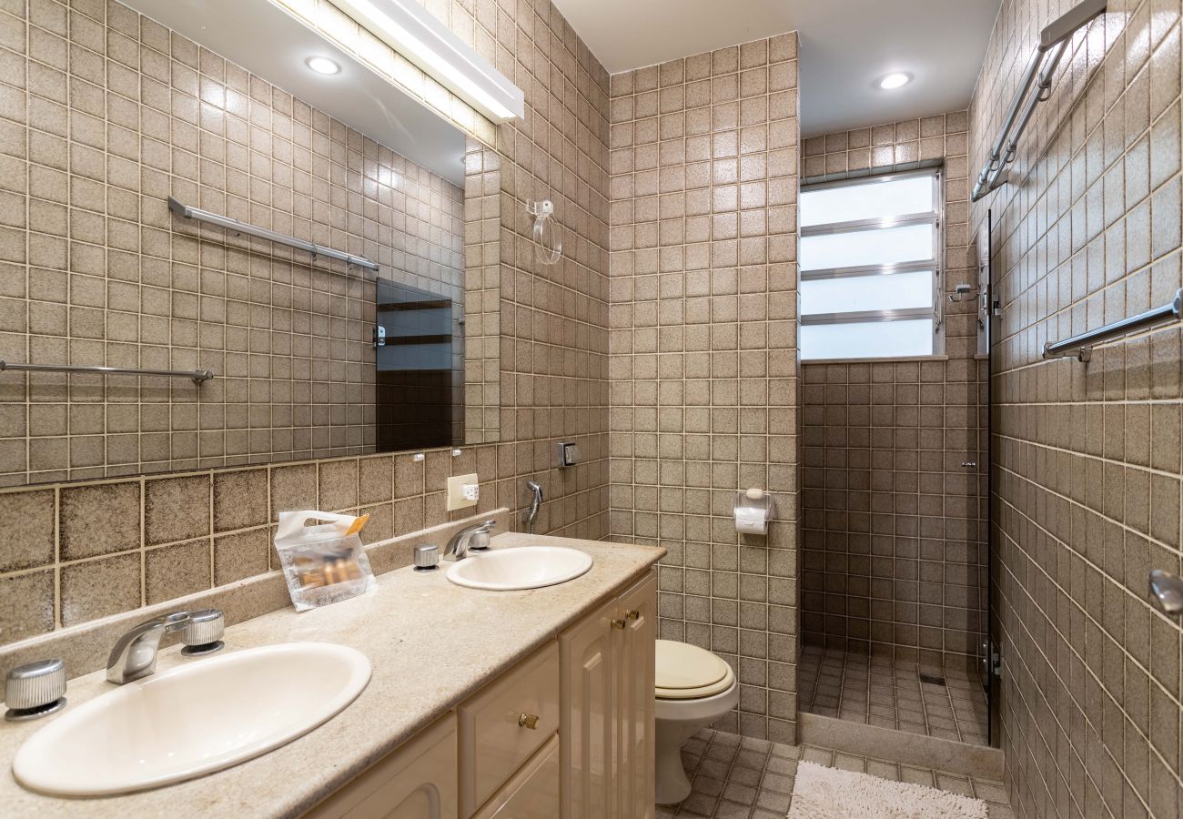 Apartment in Rio de Janeiro - Vista para a praia de Copacabana | A1103