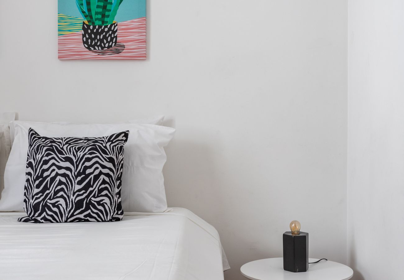 Apartment in Rio de Janeiro - Vista para a praia de Copacabana | A1103