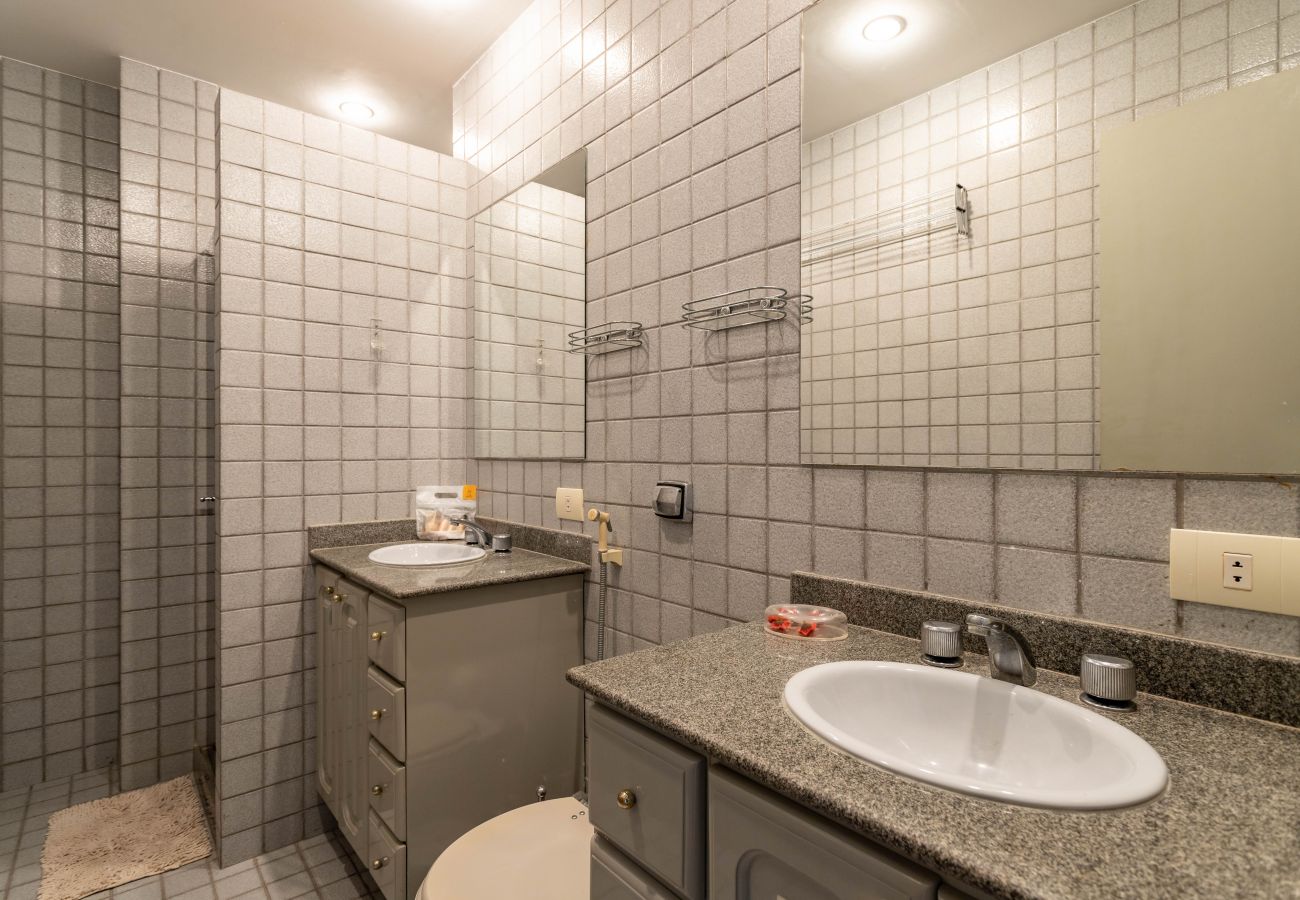 Apartment in Rio de Janeiro - Vista para a praia de Copacabana | A1103