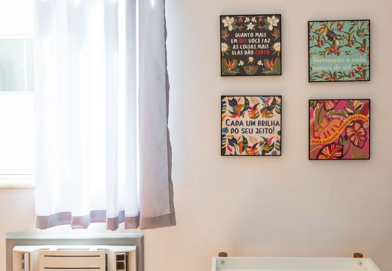 Apartment in Rio de Janeiro - Vista para a praia de Copacabana | A1103