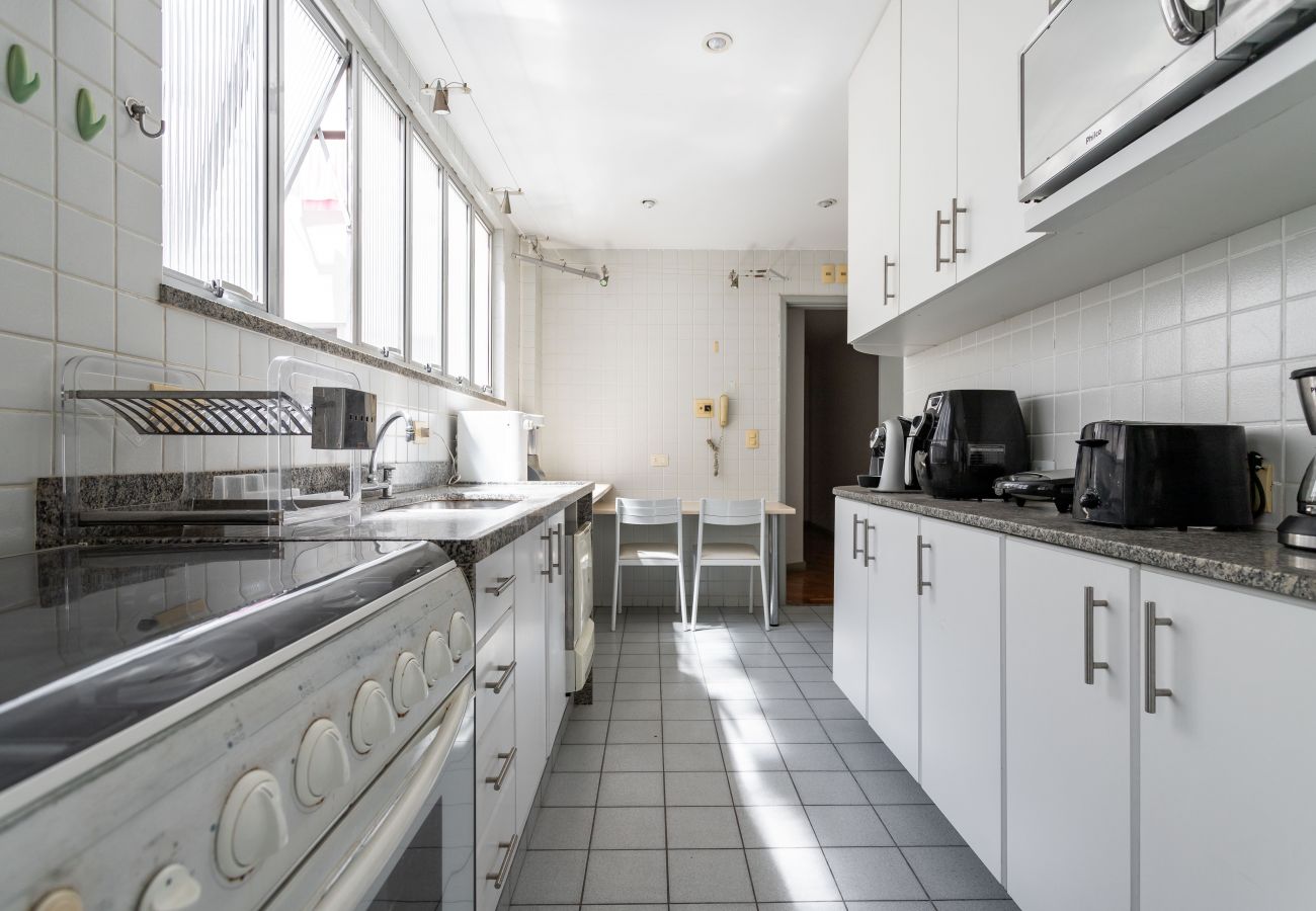 Apartment in Rio de Janeiro - Vista para a praia de Copacabana | A1103