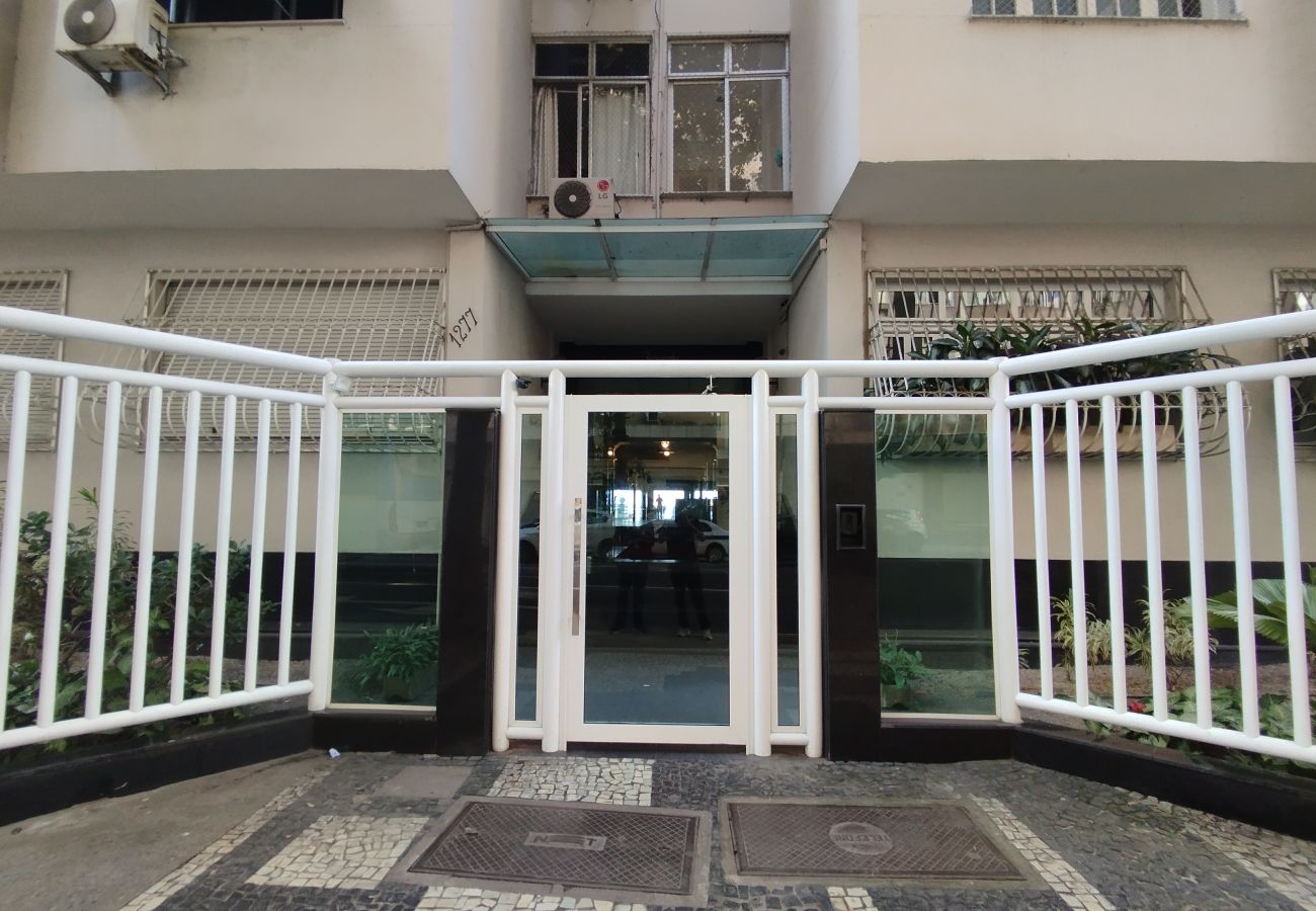 Apartment in Rio de Janeiro - Vista para a praia de Copacabana | A1103