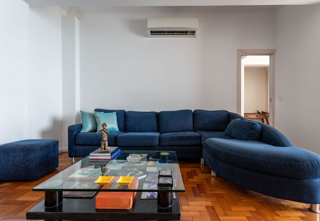 Apartment in Rio de Janeiro - 2 minutos da praia de Copacabana | A801