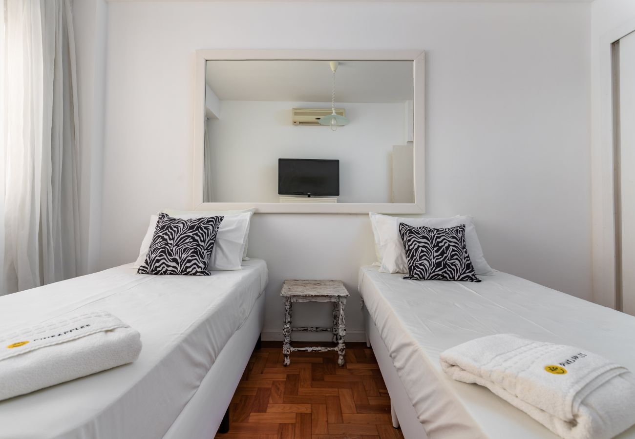 Apartment in Rio de Janeiro - 2 minutos da praia de Copacabana | A801