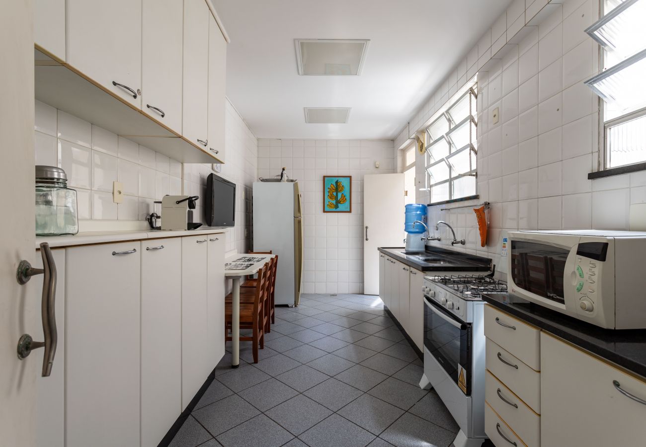 Apartment in Rio de Janeiro - 2 minutos da praia de Copacabana | A801