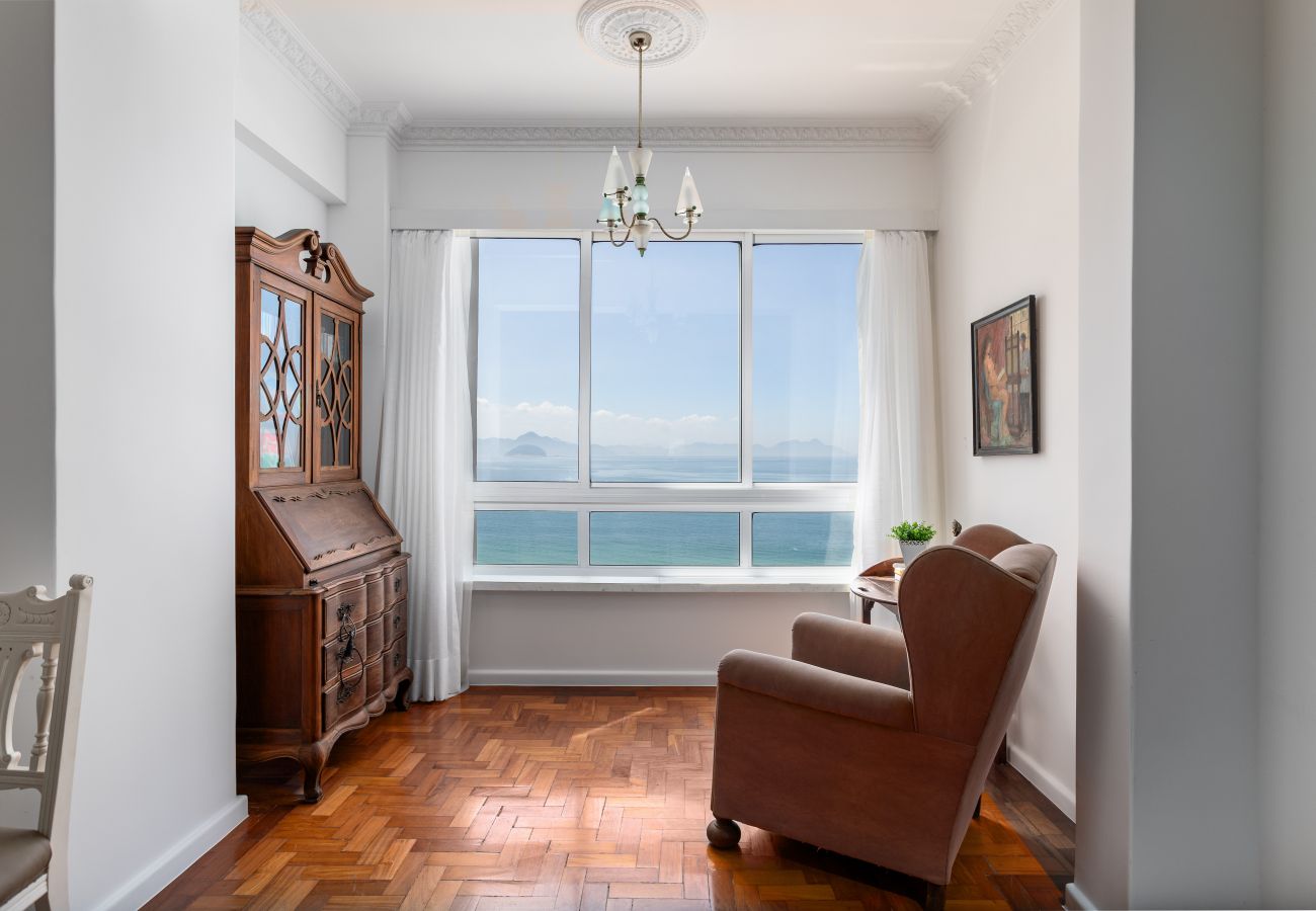 Apartment in Rio de Janeiro - 2 minutos da praia de Copacabana | A801