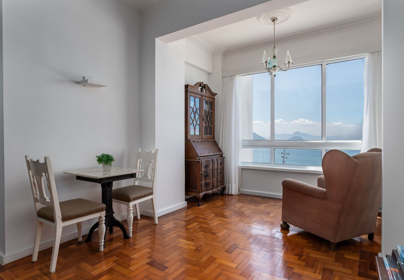 Apartment in Rio de Janeiro - 2 minutos da praia de Copacabana | A801