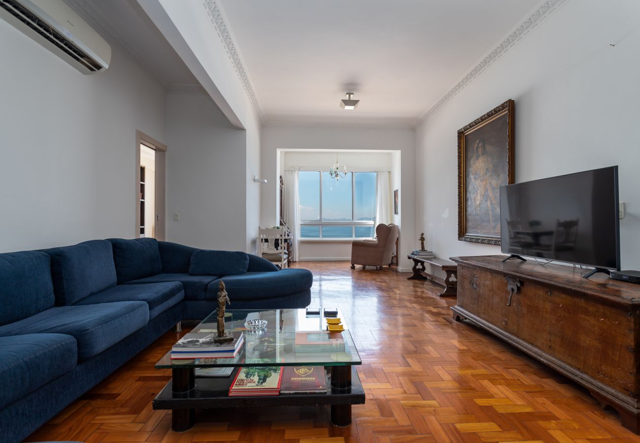 Apartment in Rio de Janeiro - 2 minutos da praia de Copacabana | A801