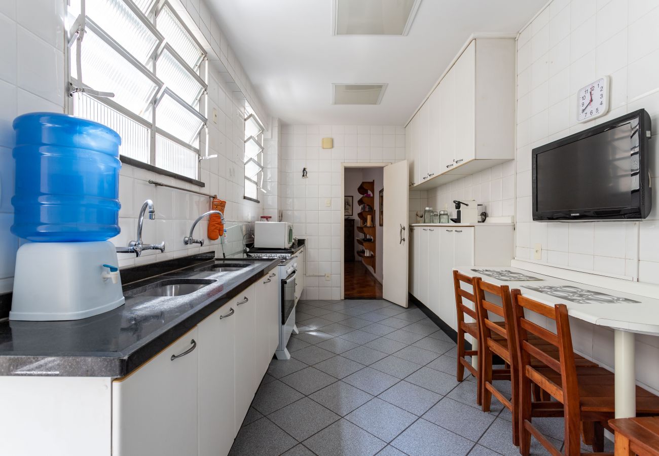 Apartment in Rio de Janeiro - 2 minutos da praia de Copacabana | A801