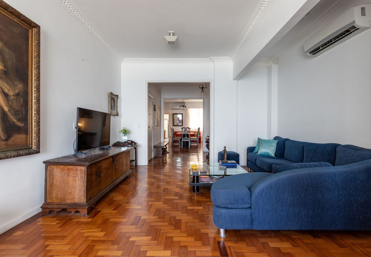 Apartment in Rio de Janeiro - 2 minutos da praia de Copacabana | A801