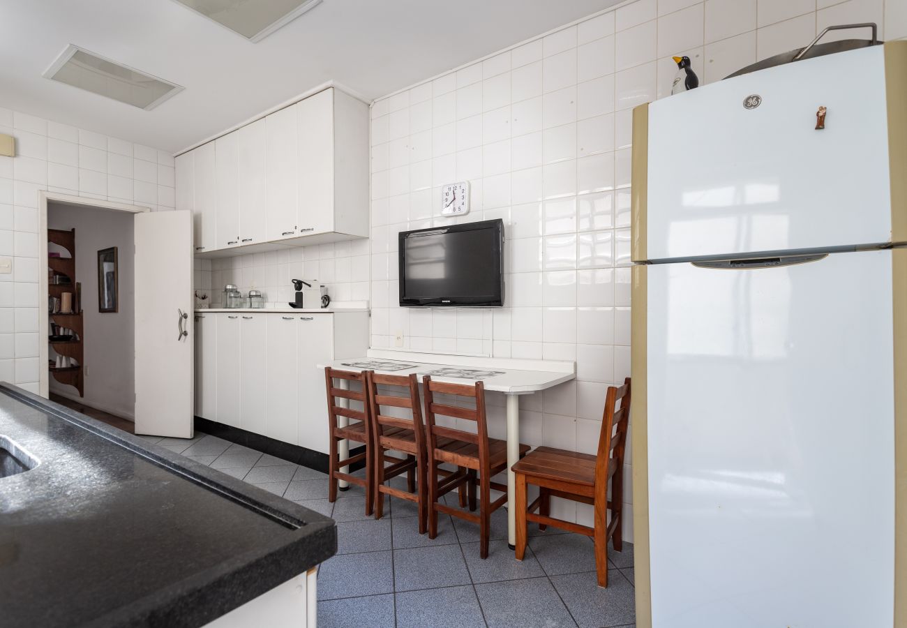 Apartment in Rio de Janeiro - 2 minutos da praia de Copacabana | A801