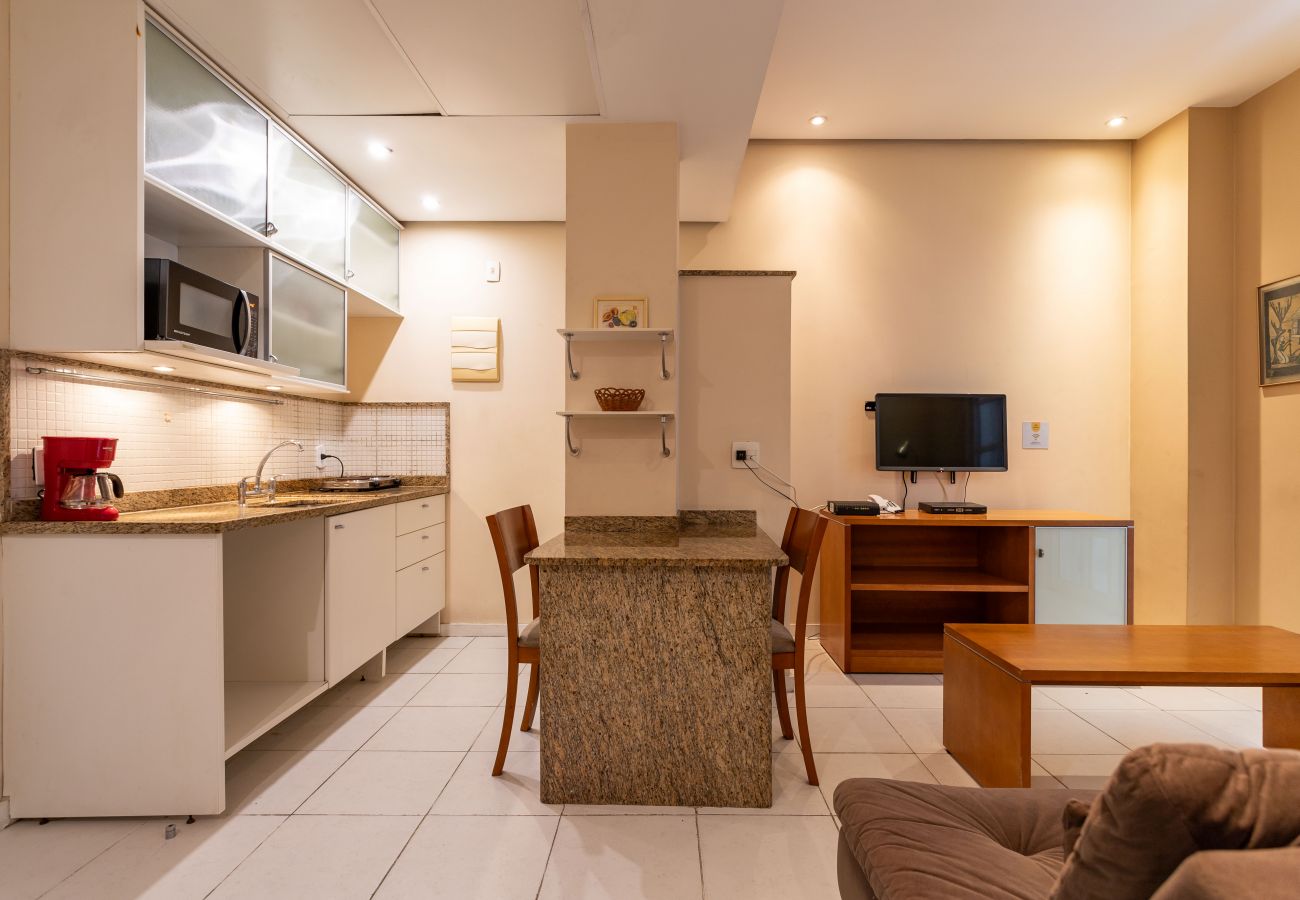 Apartment in Rio de Janeiro - 2 minutos da Praia de Copacabana | DF408
