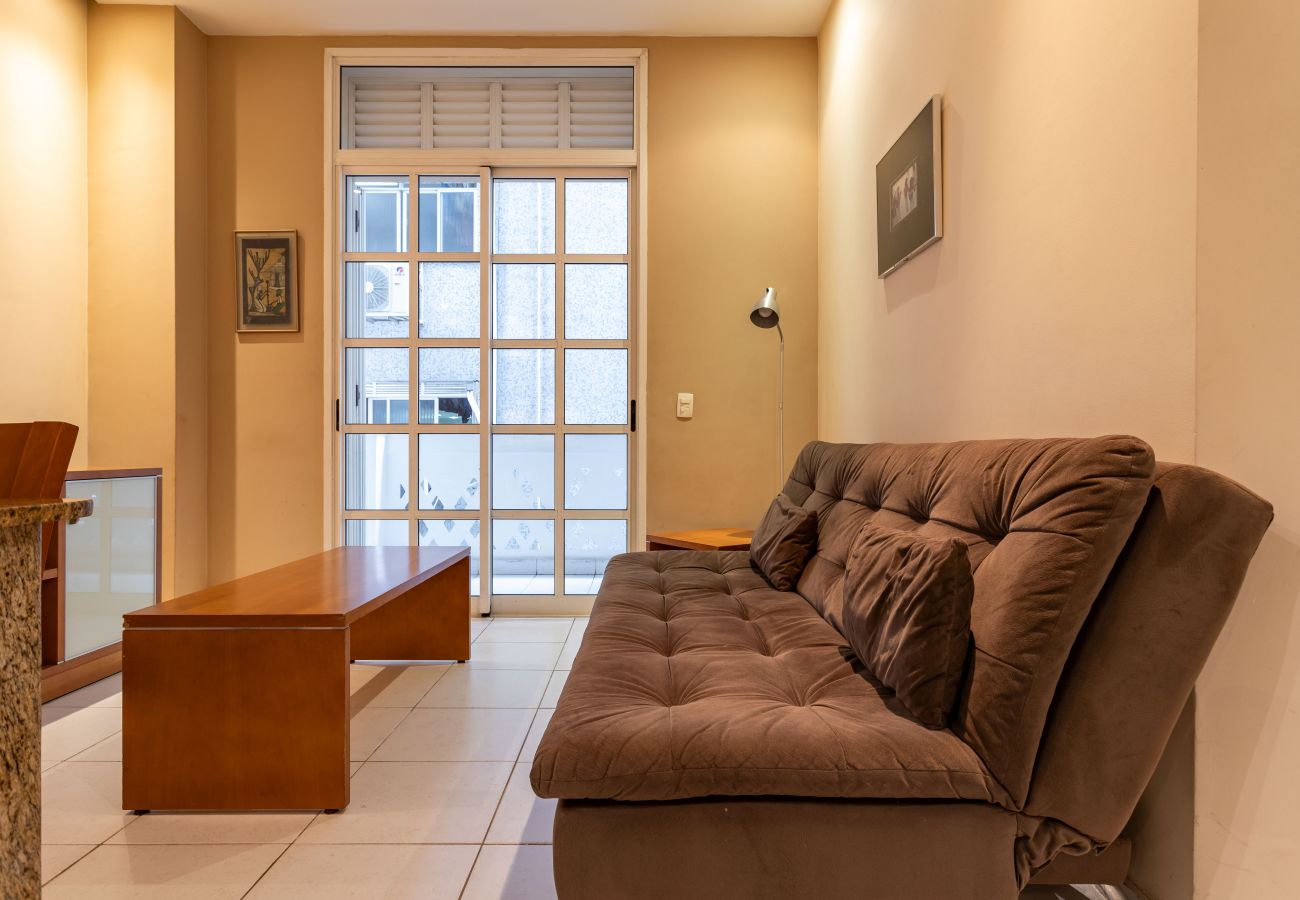 Apartment in Rio de Janeiro - 2 minutos da Praia de Copacabana | DF408