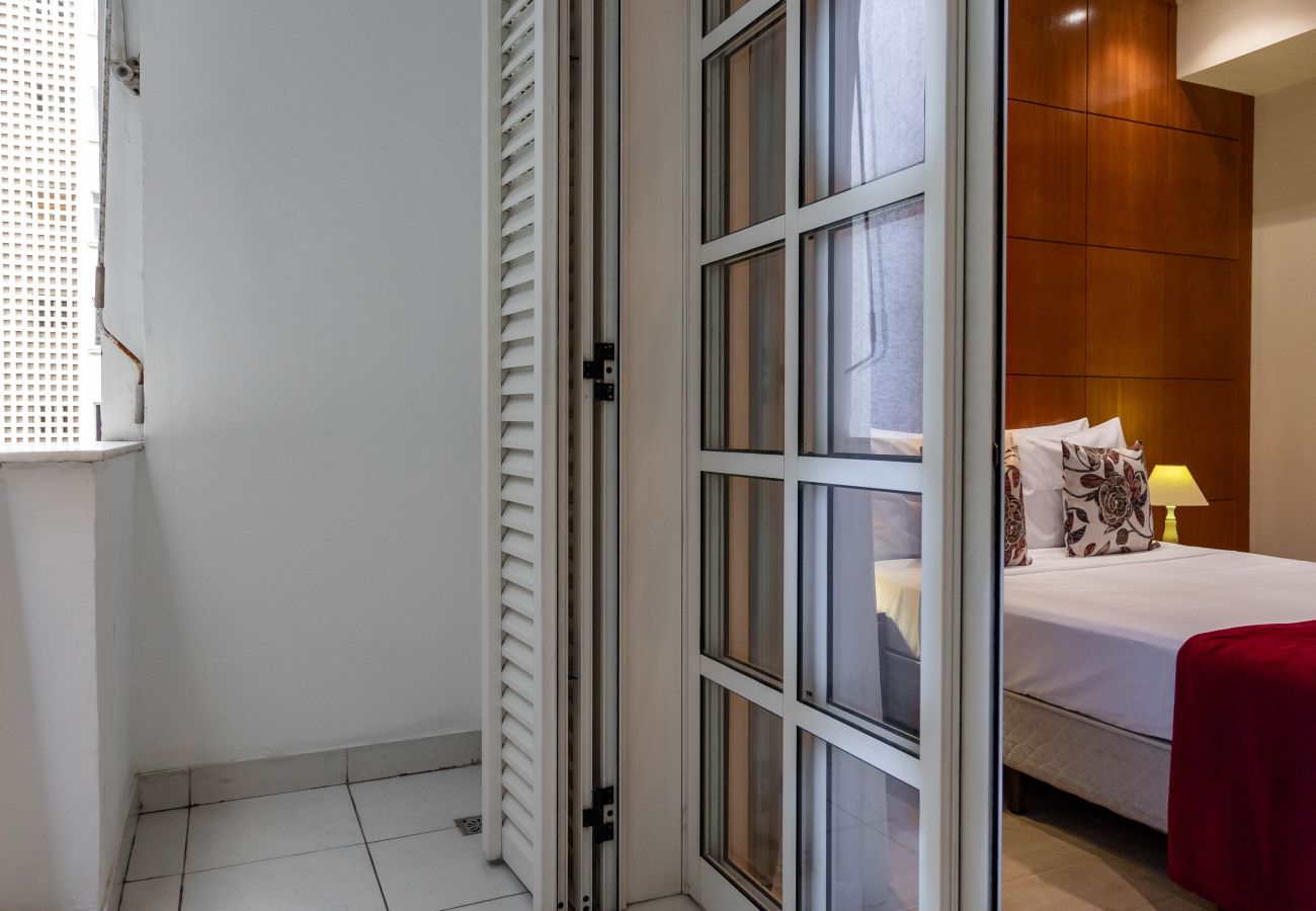 Apartment in Rio de Janeiro - 2 minutos da Praia de Copacabana | DF408