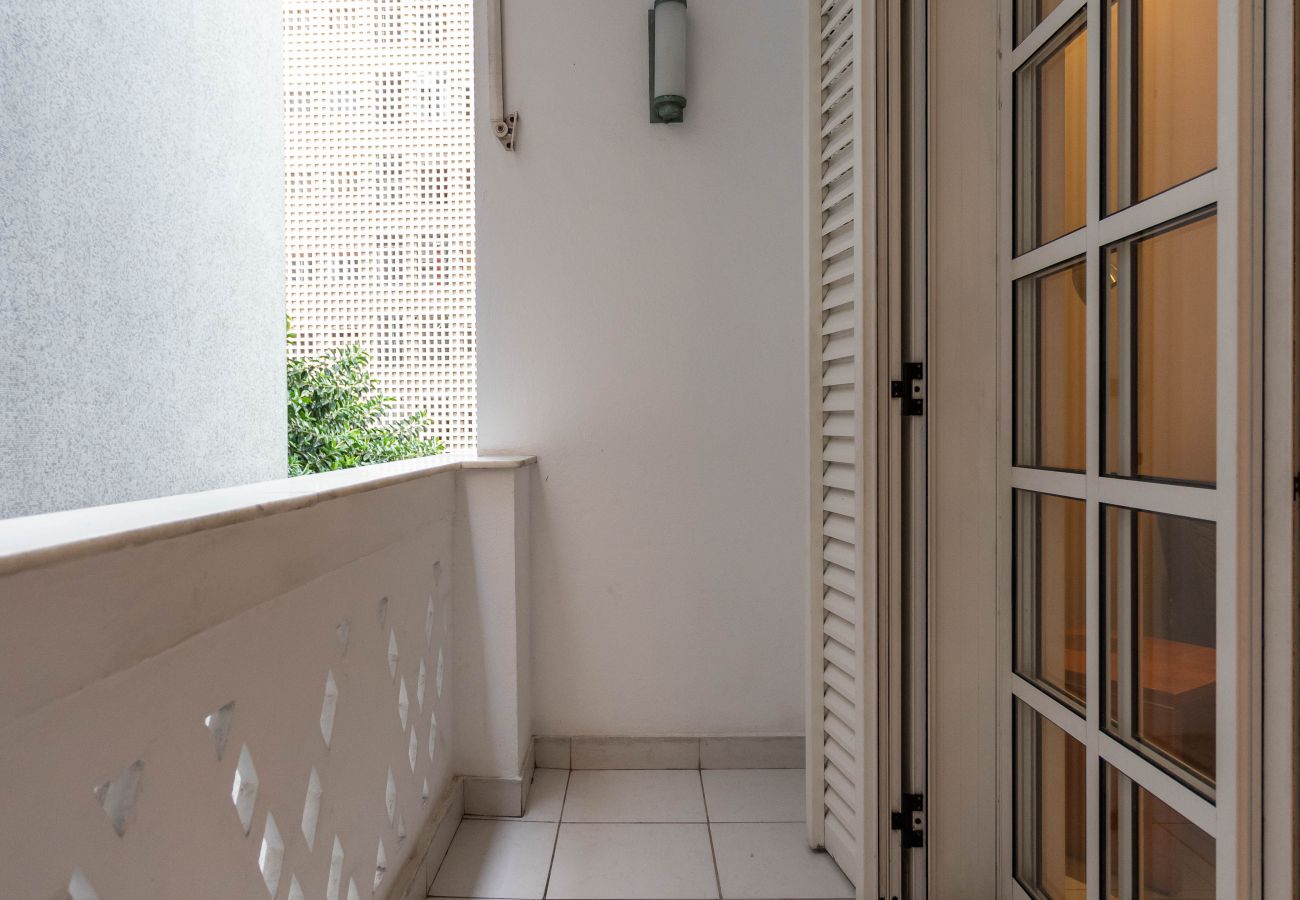 Apartment in Rio de Janeiro - 2 minutos da Praia de Copacabana | DF408
