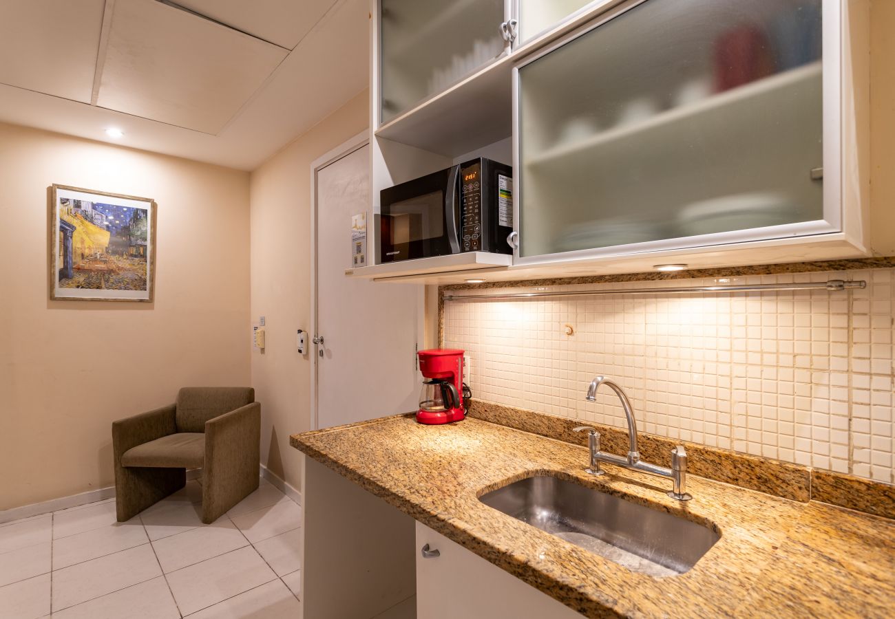 Apartment in Rio de Janeiro - 2 minutos da Praia de Copacabana | DF408